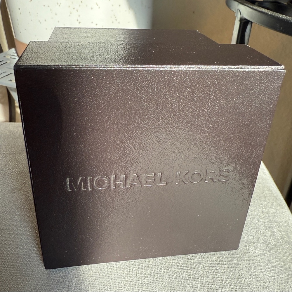 Michael Kors Brown Watch Box - Picture 9 of 16